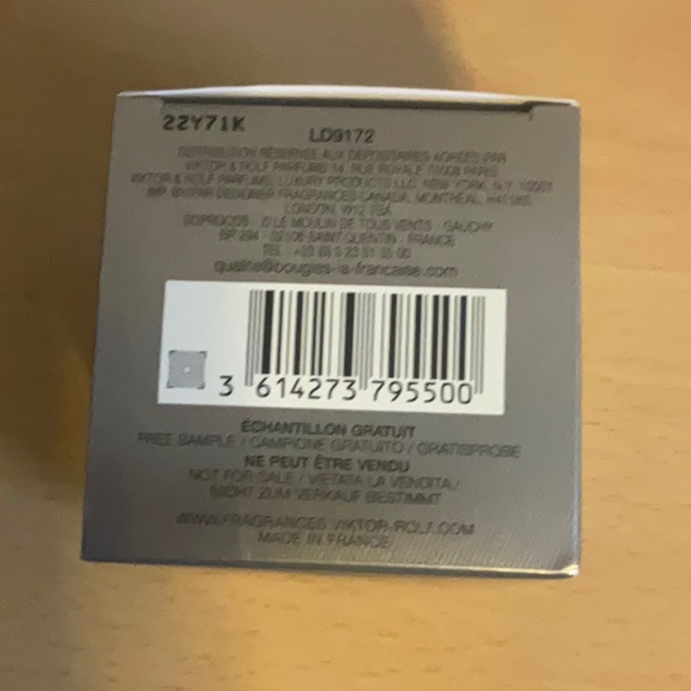Viktor & Rolf Gray Spice bomb scented candle - Picture 2 of 4